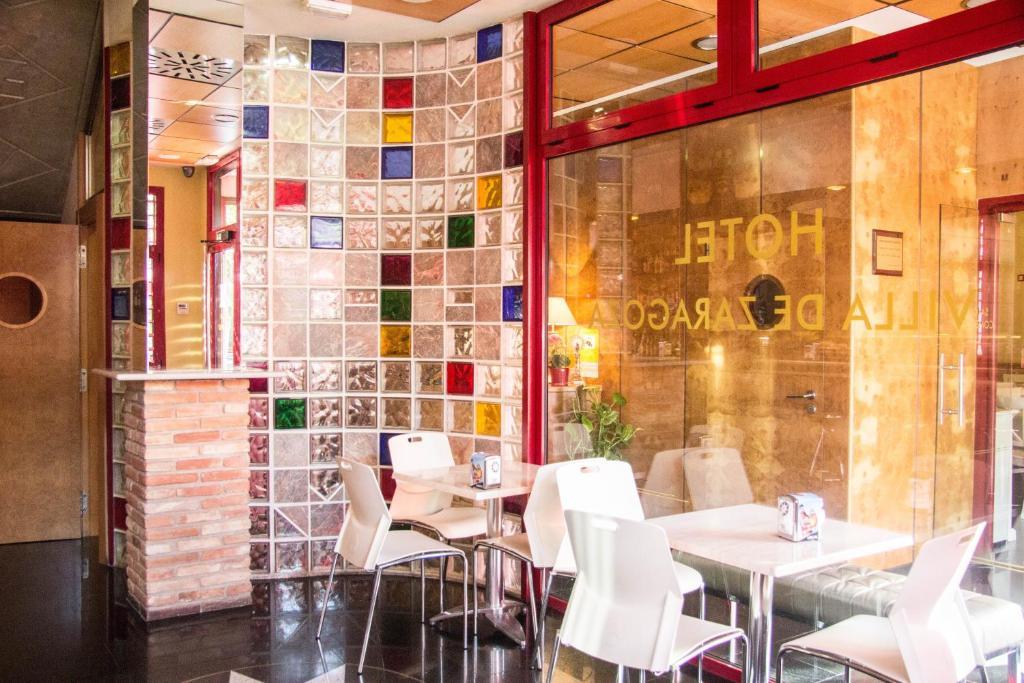Hotel Villa De Zaragoza Casetas Extérieur photo